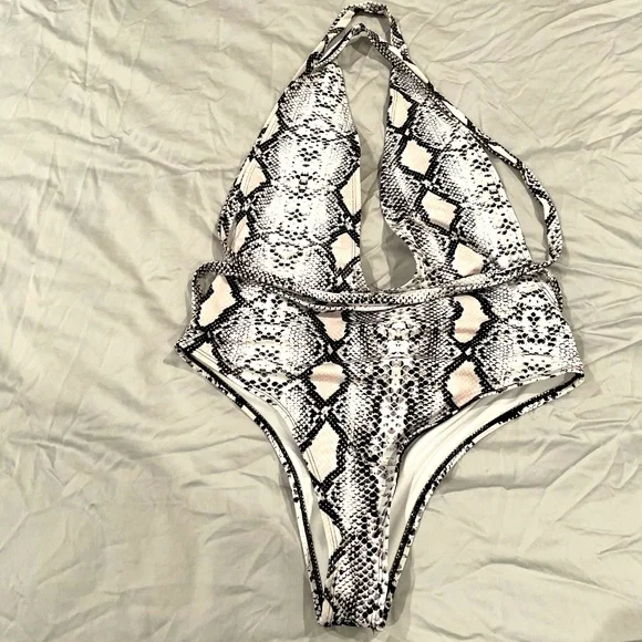 Multicross Swimsuit - Picture 1 of 2